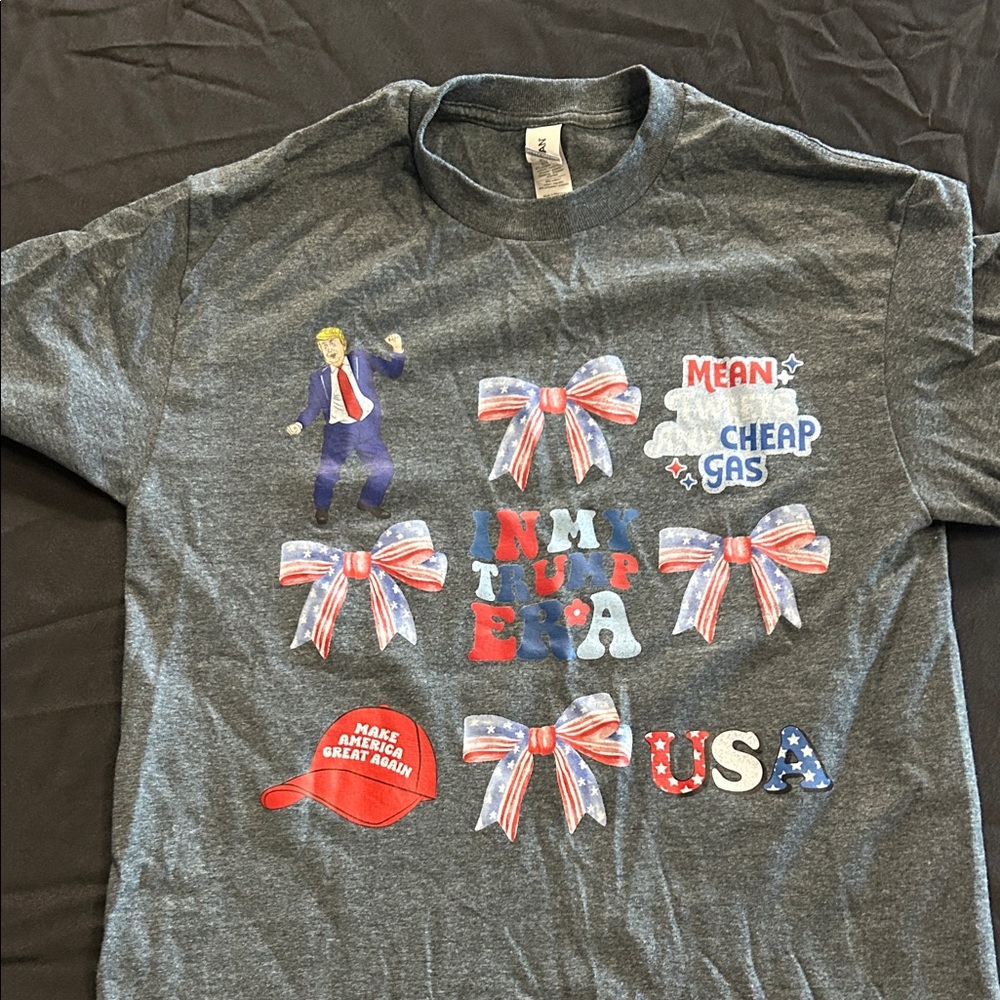 Gray Graphic T-Shirt with Patriotic Design